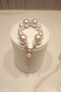 Signature Classic Pearl Bracelet