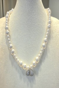 Tear Drop Pearl Necklace